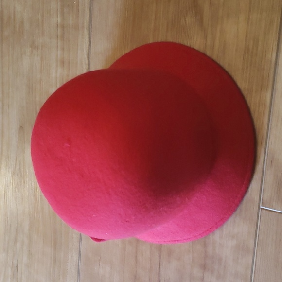 Janie and Jack red cloche 4-5y - Picture 3 of 3